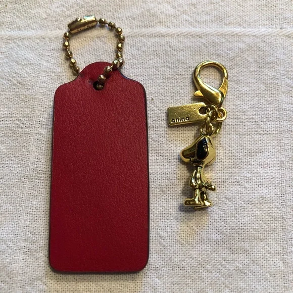 Coach Snoopy Bag Charm w/ Coach Red Leather Hangtag - Picture 4 of 6